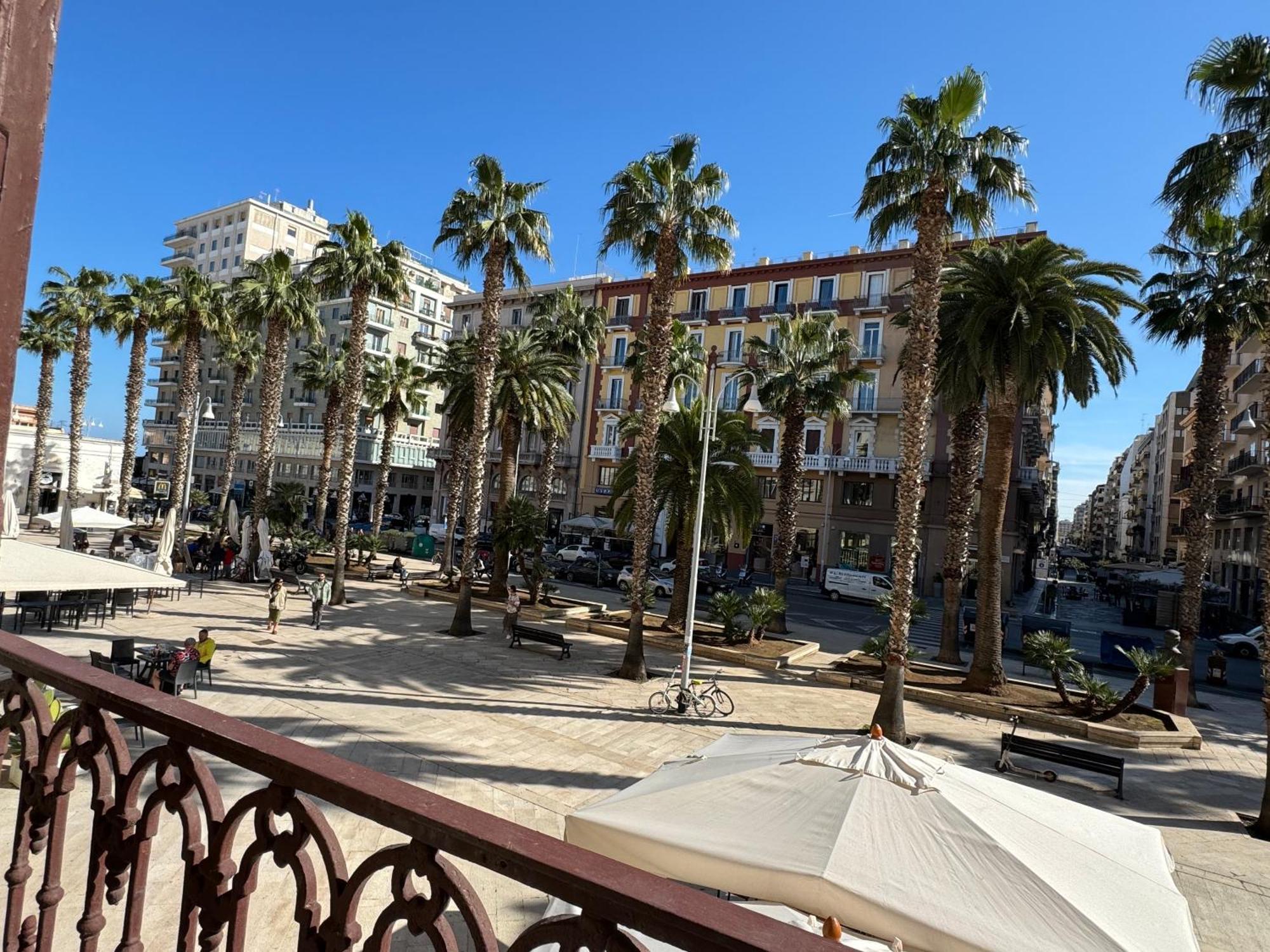 Palm Central House Барі Екстер'єр фото
