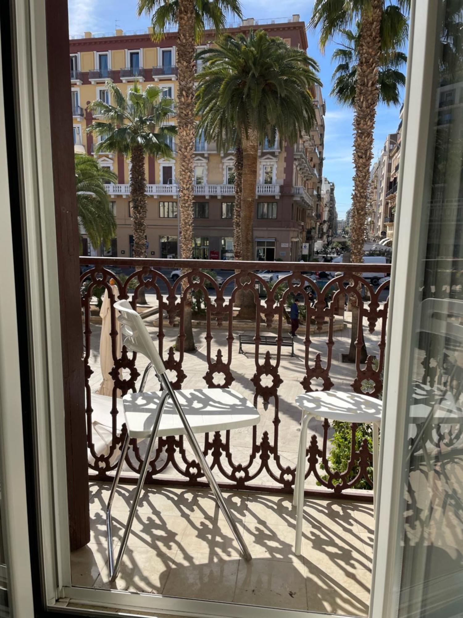 Palm Central House Барі Екстер'єр фото